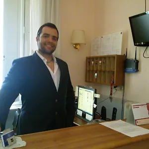 Otel Lazzari, Roma